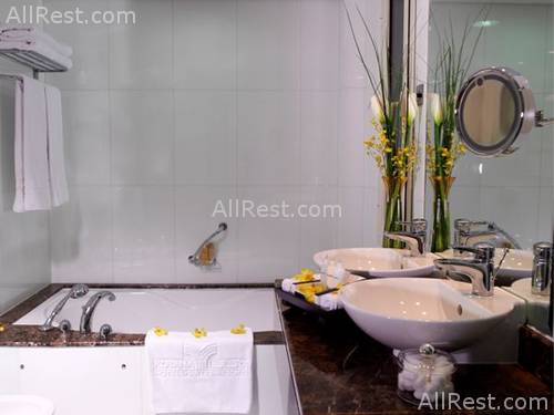 Al Murooj Rotana Suites 10